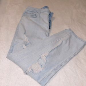 Light wash jeanssssssssss